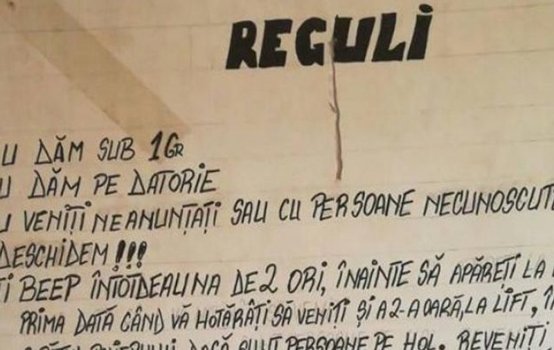 Ghidul unui traficant de droguri, descoperit în Călărași. „Dați beep” și „nu faceți gălăgie pe hol”