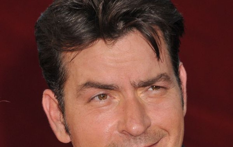 Charlie Sheen s-a internat la dezintoxicare