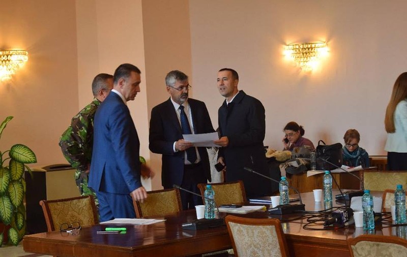 Președintele comisiei de apărare din Senat îl contrazice pe Dragnea: Nu a existat nicio invitație din partea SPP pentru a merge la poligon