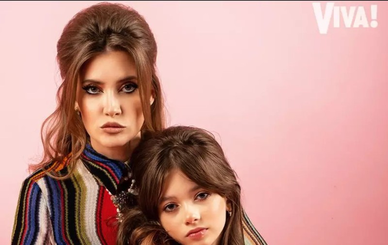 Cum își educă Iulia Albu fiica: „Nu poți fi și un profesionist desăvârșit, și mama care e mereu lângă copil”. Ce relație are iubitul vedetei cu Mikaela