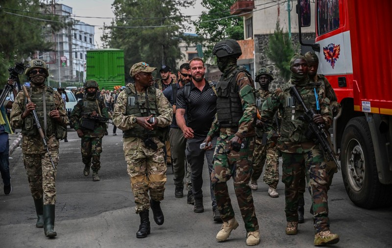 Militari activi ai Armatei Române și-au luat concediu de creștere a copilului pentru a merge să lupte în Congo