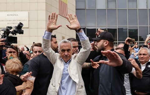 Judecătorul Vlad Andriescu, de la Secția I Penală a Tribunalului București, este magistratul care a dispus plasarea sub control judiciar a lui Călin Georgescu. Sursă Libertatea