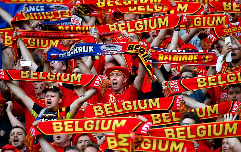 Preliminarii Euro 2016: belgienii s-au luat după GPS și au ajuns în satul Wales, din Anglia, în loc de Țara Galilor. Grecii, blocați de ceață