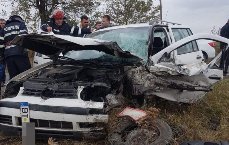 Doi călugări au fost încarcerați în urma unui teribil accident. E minune că au scăpat cu viață