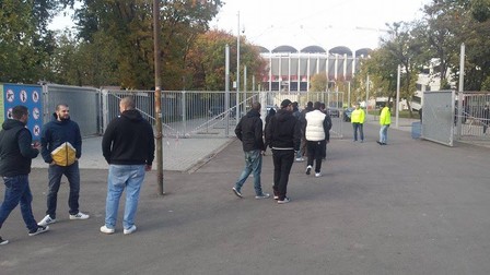 Suporterii au început să-şi aranjeze coregrafia