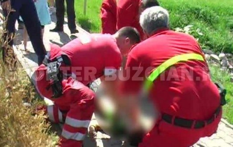 Un copil de 13 ani a murit înecat într-un lac din Buzău. Apa era plină de mâl și vegetație