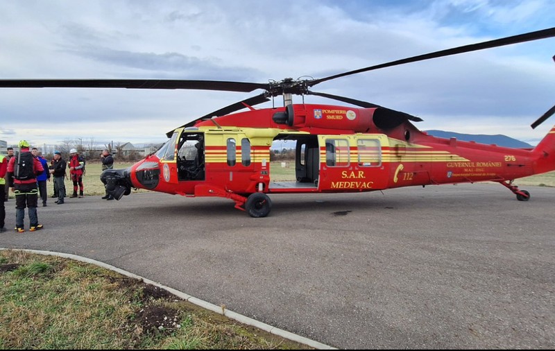 Elicopter Black Hawk folosit în premieră de salvamontiștii din Brașov pentru căutarea turistului dispărut în Bucegi
