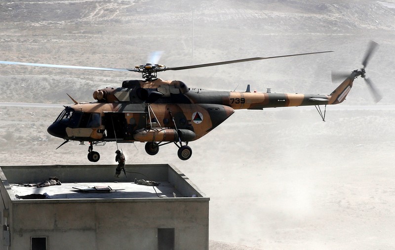 Un elicopter militar irakian s-a prăbușit. Trei persoane și-au pierdut viața