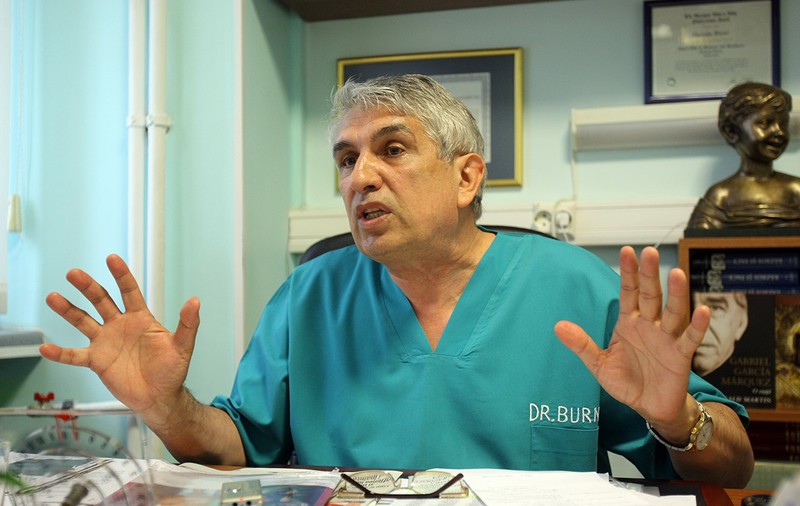 Tolo: Secretizarea șpăgii - poliția face percheziții la trei săptămâni după ce Libertatea a descoperit medicul fals de la Spitalul Ilfov, iar judecătorii închid publicului procesul unde dr. Burnei e acuzat de mită!