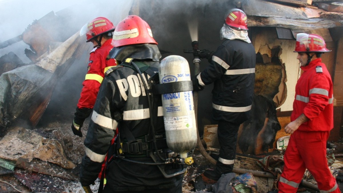 Incendiu la un adăpost din Sibiu