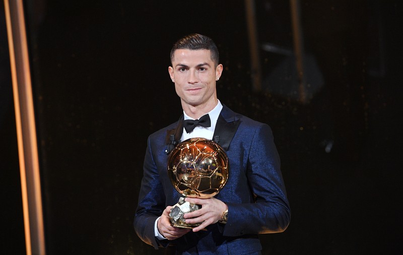 Cristiano Ronaldo a câștigat Balonul de Aur 2017. E a cincea oară când primește trofeul / VIDEO