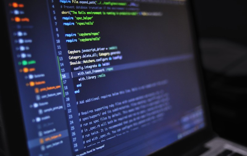 Internetul este afectat de o problemă globală în acest weekend. Ce fac americanii