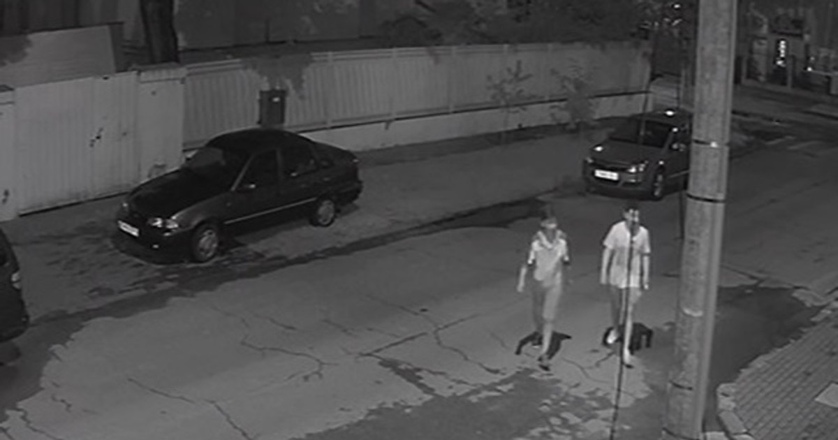 Doi tineri au fost filmați în timp ce au furat o mașină în Timișoara!