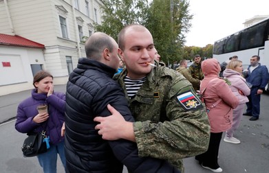 Recruți la un centru de mobilizare din St. Petersburg, 28 septembrie 2022. Foto: EPA