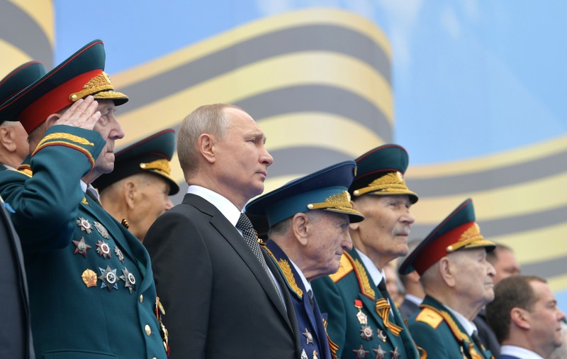 Rusia, paradă militară de Ziua Victoriei asupra Germaniei naziste. De ce nu au zburat aeronavele militare (FOTO)