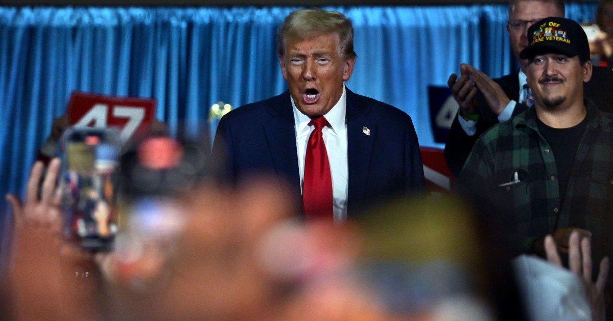 Donald Trump, agitat în timpul unui discurs