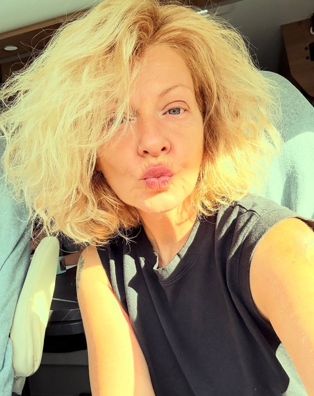 Dana Nălbaru, schimbare de look la aproape 50 de ani. S-a tuns singură