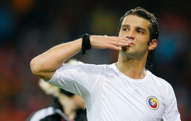 EMOŢIONANT! Cristi Chivu, DESPĂRŢIRE CU OCHII ÎN LACRIMI. Iată SCRISOAREA prin care el spune "ADIO" carierei de fotbalist