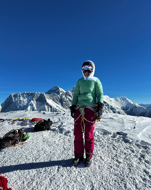 O salvamontistă din Braşov a reușit să cucerească un important vârf din Himalaya