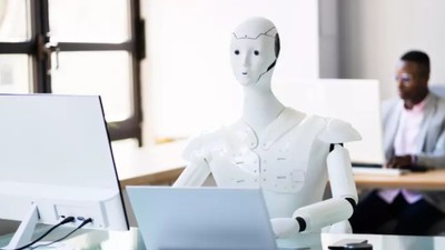 robot-ai-laptop-birou