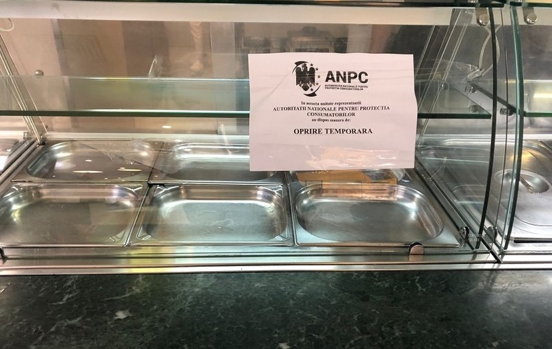 Amenzi de peste 200.000 de lei date de ANPC la mall Promenada. Alimente expirate şi diferenţa între preţul la raft şi cel de la casa de marcat, printre nereguli