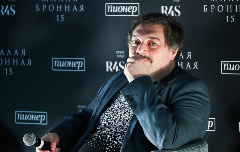 INTERVIU. Otrăvit în avion, disidentul rus Dmitri Bîkov crede că „regimul mai are între una și cinci luni la dispoziție. Putin nu va felicita țara de Anul Nou”