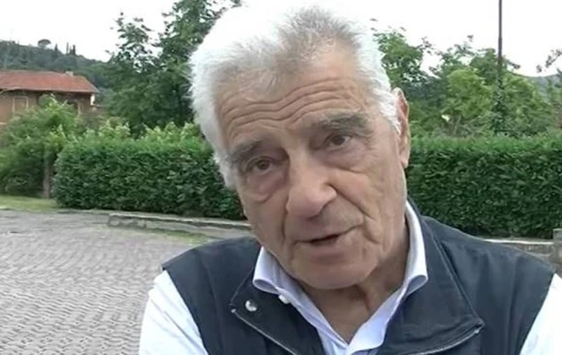 Un preot în vârstă de 83 de ani s-a trezit cu hoții în casă, dar a reușit să-i pe fugă de unul singur!