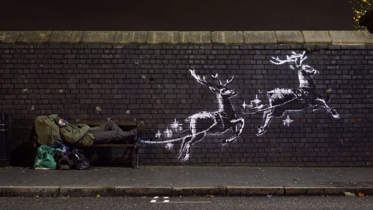 O nouă pictură murală realizată de Banksy a apărut în Birmigham FOTO: Youtube