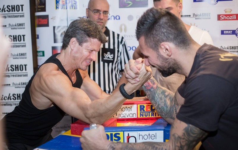 GALERIE FOTO / Campionii Superkombat au bătut o vedetă de la Hollywood
