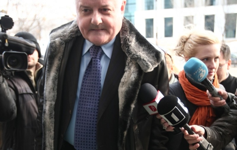 Irinel Columbeanu:”De ziua mea, mi-am chemat prietenii la un ceai şi ne-am batut cu cireşe”