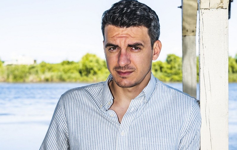 I s-a cerut să fie băiat rău și i-a convenit! Alexandru Ion: “Îmi doream mult să joc un personaj negativ”