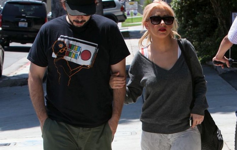 Christina Aguilera a fost bătută de Jordan?