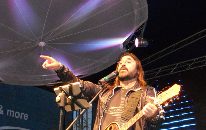 Gheorghe Gheorghiu urcă pe scenă cu tableta sa electronică
