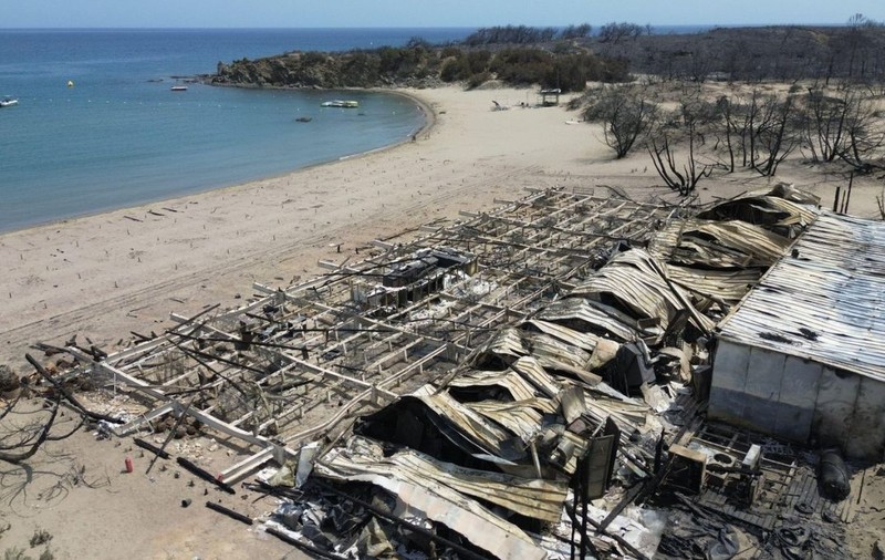Grecia începe programul de compensații pentru turiștii evacuați vara trecută din calea incendiilor de pe insula Rodos. Cum funcționează