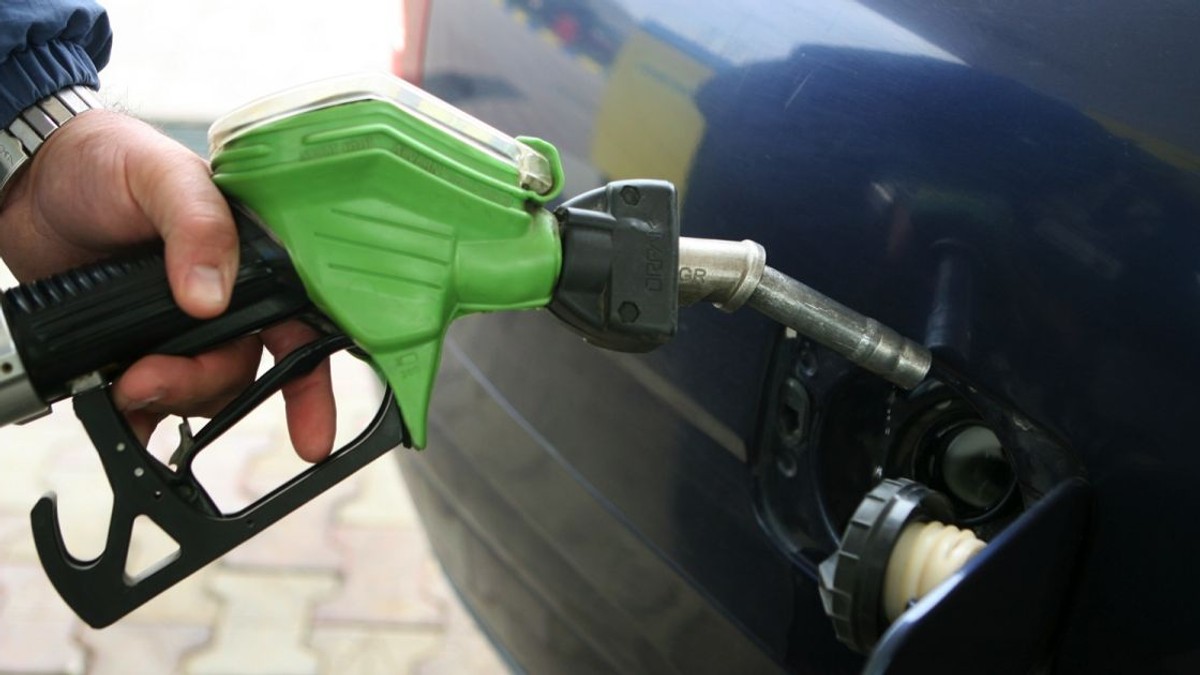 Pompă de carburant verde