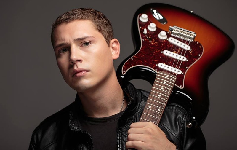 FOTO EXCLUSIV/ Artistul Cris Cab a ajuns în România. Primul lucru pe care l-a cerut au fost...sarmalele