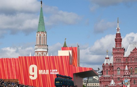 Parada militară de Ziua Victoriei, la Moscova. Vladimir Putin, în tribună alături de doar cinci lideri străini