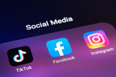 Tik tok, Facebook, Instagram, retele de socializare. Foto ilustrativ shutterstock