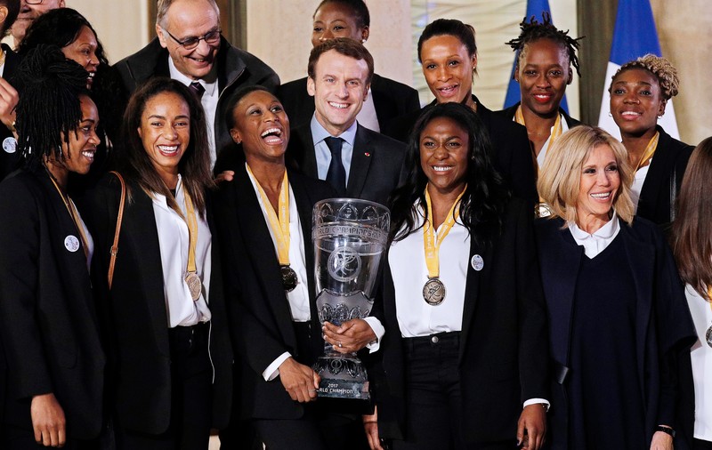 Noile campioane mondiale, primite la Palatul Elysee de preşedintele Emmanuel Macron / GALERIE FOTO