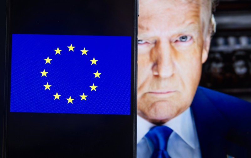 Donald Trump presează UE să reducă tarifele pentru scăderea deficitului de 192 miliarde de euro sau să se confrunte cu taxe suplimentare