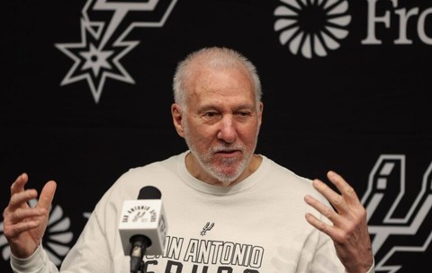 Gregg Popovich, fost antrenor al San Antonio Spurs, s-a căsătorit la 77 de ani: cine este noua sa soție