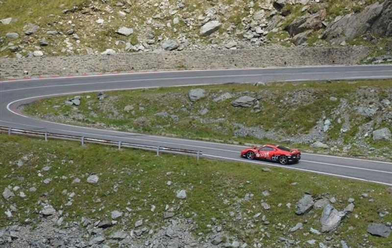 Un italian a atins o viteză de 240 km/h pe Transfăgărăşan / GALERIE FOTO&VIDEO