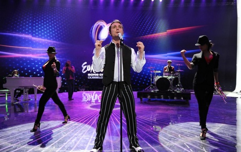 Reprezentanţii României la Eurovision, asaltaţi de jurnalişti