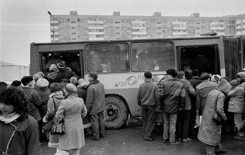 De ce sunt nostalgici românii după viața în comunism? Patru sociologi și antropologi explică un fenomen în continuă creștere și pericolele lui 