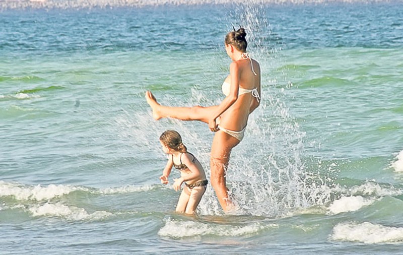 Foto | Ramona şi Bădălău au distrat-o pe Irinuca la mare