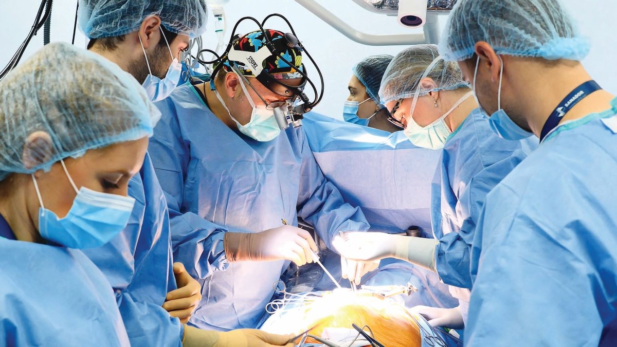 Operatie cardiovasculara de mediciii SANADOR, dr. prof. Costache