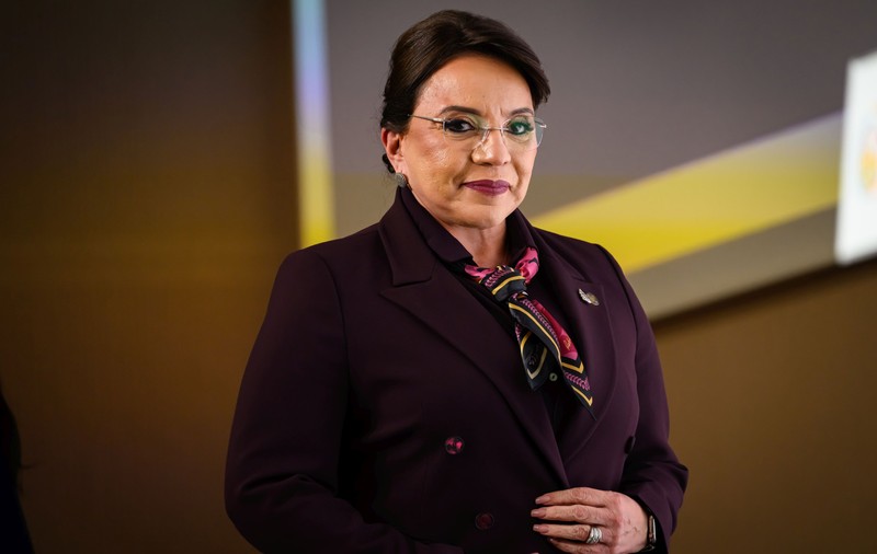 Cumnatul președintei din Honduras, filmat în timp ce negociază mita cu traficanții de droguri: „Noi îi dăm 200.000, ei îi dau 100 lui Mel și păstrează 100”
