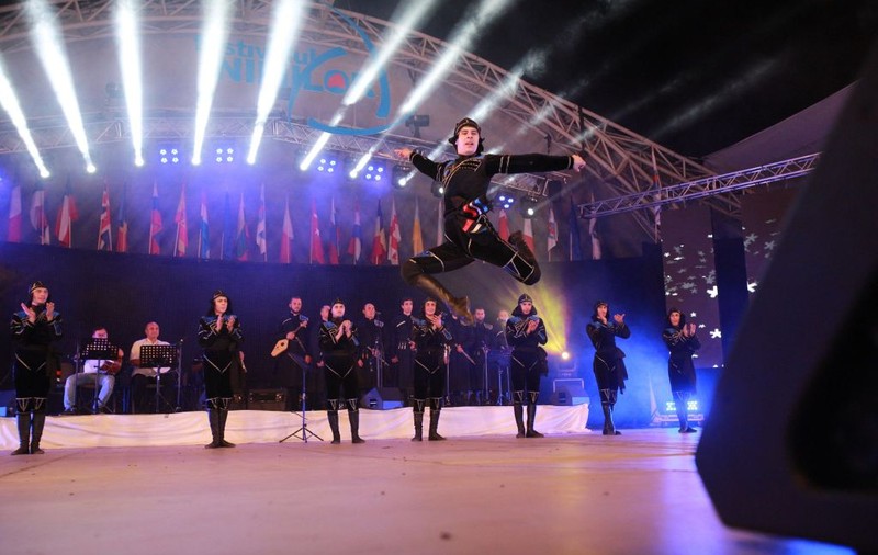 REPORTAJ: Primul festival folcloric din România sub patronajul UNESCO dedicat morților Revoluției din 1989: Festivalul Inimilor de la Timișoara