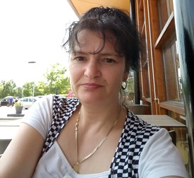 Valentina a fost descoperită moartă la 12 septembrie 2016, în apartamentul 7 al unui bloc din Bacău