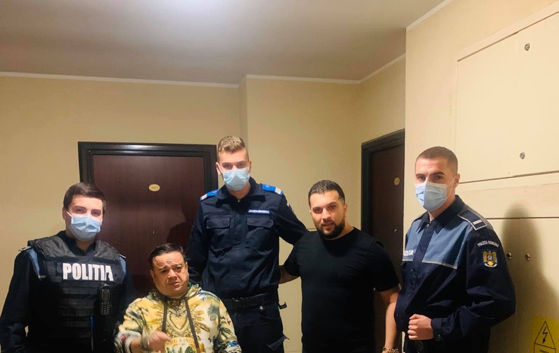 Poliţia a împărţit amenzi de 38.500 de lei la o petrecere la care participau Adrian Minune şi Tzancă Uraganul